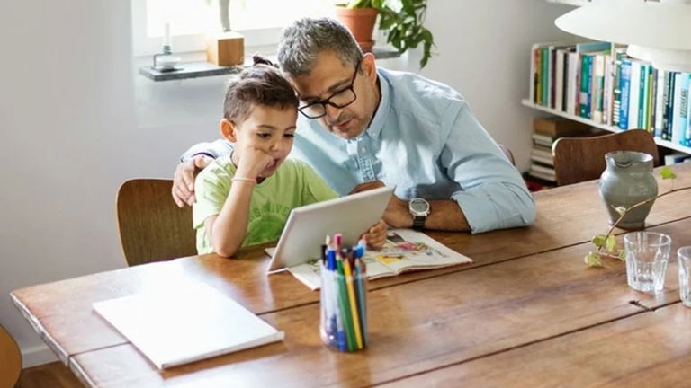 Cómo configurar el móvil de un niño para que lo use con seguridad