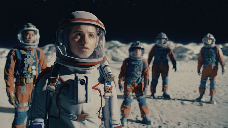 Como "Stranger Things" pero en el espacio: esta es la serie de Disney+ que debes ver el fin de semana