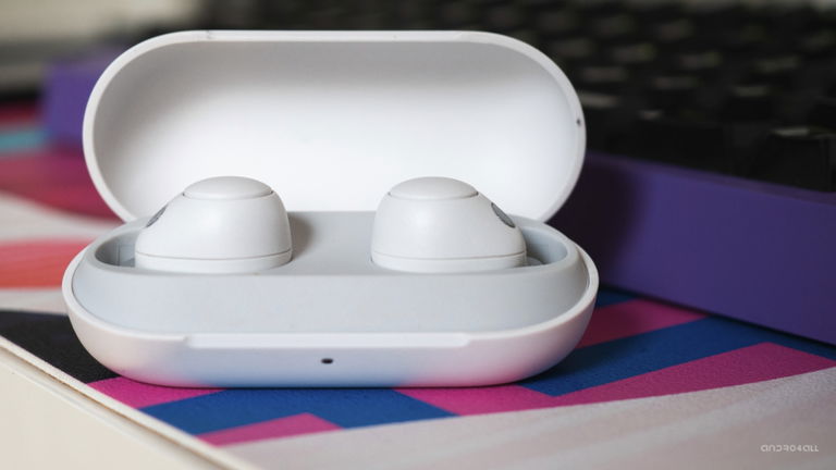 Estos auriculares de Sony, son pequeños por fuera, gigantes en sonido, y tan pequeñitos en precio que no te lo vas a creer