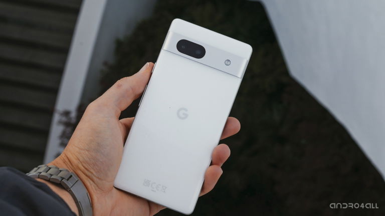 El Google Pixel 7a es uno de los móviles más resistentes del mercado, y este vídeo lo demuestra