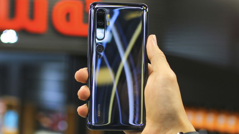 Xiaomi añade otros 4 modelos superventas a su lista negra de móviles que se quedan sin soporte