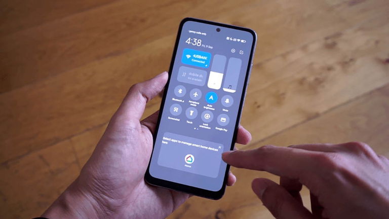 Google vuelve a mirar a Apple (y Samsung) pero buscará contentar a todos con esta opción de Android 16