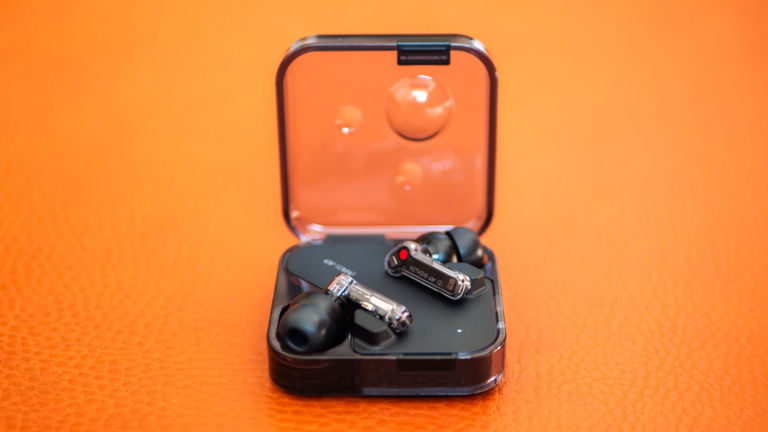 Nothing Ear (2) Black Edition : los nuevos auriculares de Nothing cambian algo más que su color