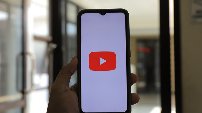 YouTube se actualiza con una nueva y útil característica: así funciona "Volumen Estable"