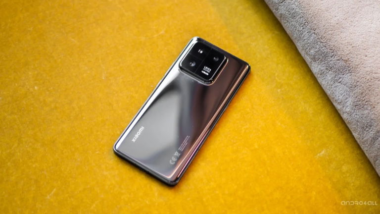 Android 14 ya está llegando a los Xiaomi 13 y 13 Pro en forma de beta