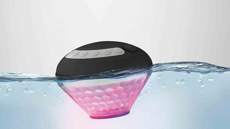 Cuesta 20 euros y flota en el agua: este mini-altavoz es la última sensación de Lidl