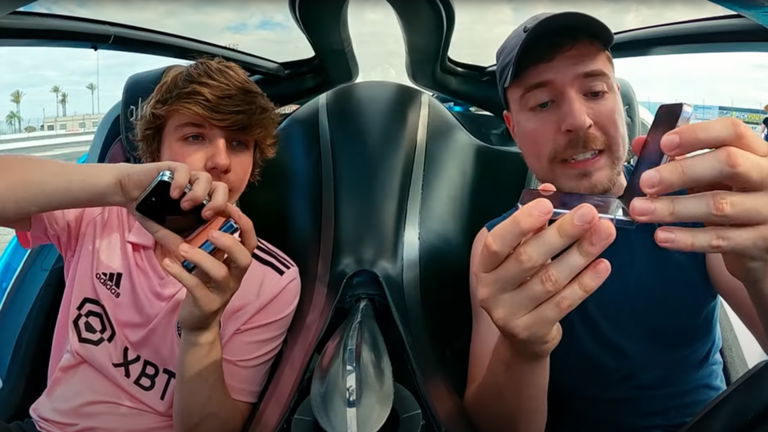 MrBeast, el YouTuber con más suscriptores del mundo, grabará sus videos con móviles Samsung