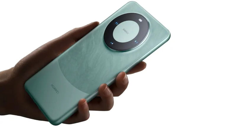 Esta funda "transforma" el iPhone en un Huawei Mate 60. Por alguna razón, se ha vuelto muy popular en China