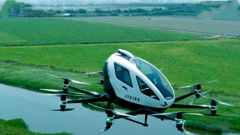 El futuro ha llegado a China: es el primer país en aprobar el uso de taxis voladores autónomos