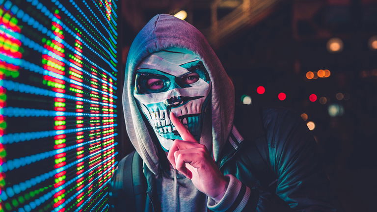 Los datos genéticos de Elon Musk y Mark Zuckerberg filtrados: el enigmático hacker Golem los pone a la venta