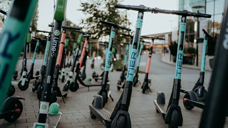 ¿Vas a comprar un patinete eléctrico este Black Friday? Estos son los modelos certificados por la DGT