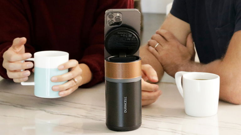 Duracell lanza la power-bank definitiva: hasta 60.000 mAh y forma de pila