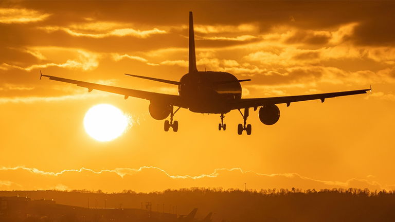 Viaja en avión entre dos ciudades de Canadá y descubre que su maleta ha acabado en Jamaica gracias al AirTag