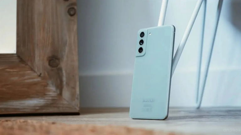 Samsung continúa actualizando sus móviles a Android 14: los Galaxy S21 FE y Galaxy A14 4G son los siguientes