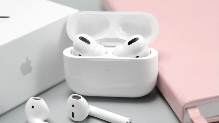 Apple lanza una nueva actualización para los AirPods Pro: así puedes instalarla