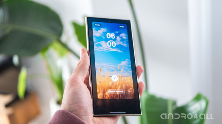 Así puedes cambiar el fondo de la pantalla de alarma en tu móvil Samsung con One UI 6.1