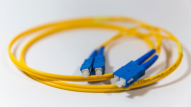 ¿Me pueden obligar a instalar fibra óptica? Todo lo que debes saber