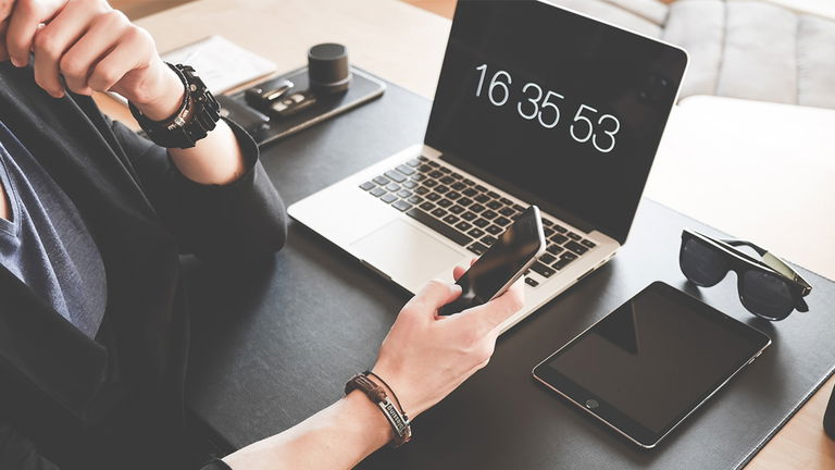 Movistar lanza un nuevo paquete para autónomos con fibra de 1 Gb, móvil con 5G+ y dispositivo gratuito