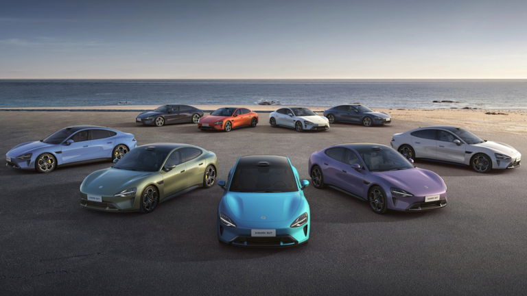 Xiaomi vendió 90.000 SU7 en 24 horas. Ahora, sus compradores tendrán que esperar hasta 7 meses para recibir sus coches