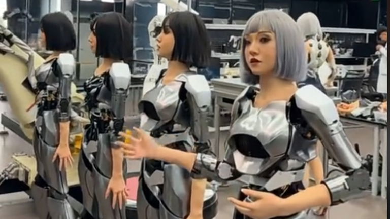 Esta es la fábrica de los horrores de China. La clave está en sus extraños robots humanoides