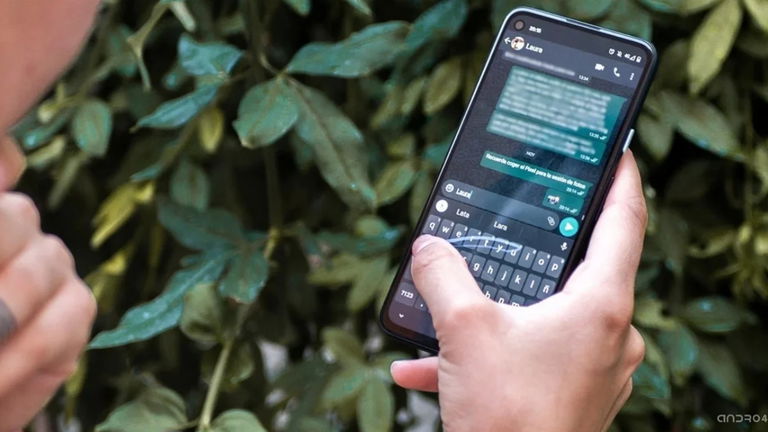 WhatsApp prueba una función para crear fotos de perfil usando IA generativa