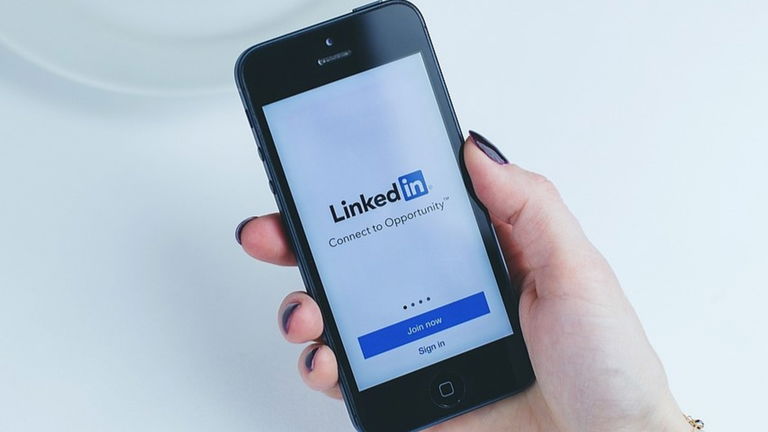 Qué es LinkedIn Premium, cuánto cuesta y qué ventajas tiene