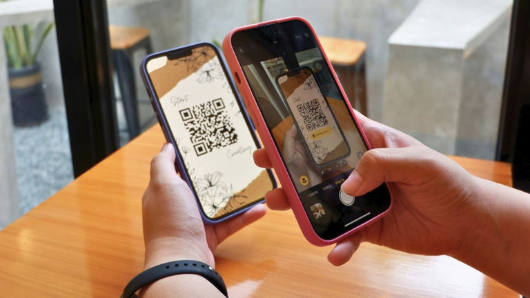 Quishing: qué es y cómo puedes impedir este fraude con códigos QR, según los expertos
