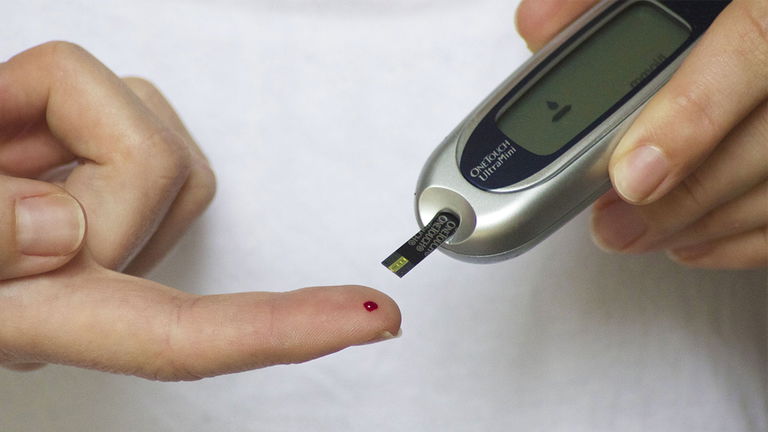 Si te expones a luz por la noche, podrías tener hasta un 67% más de riesgo de desarrollar diabetes tipo 2