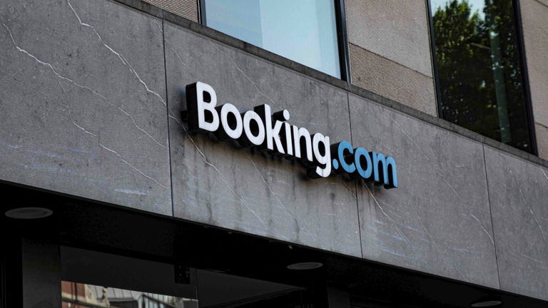 La CNMC impone una multa histórica a Booking por abuso de posición dominante: 413,2 millones de euros