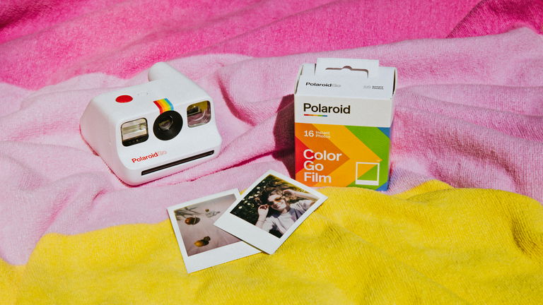 Tu mejor aliado para este verano: Polaroid Go Gen 2, la cámara analógica más pequeña del mundo