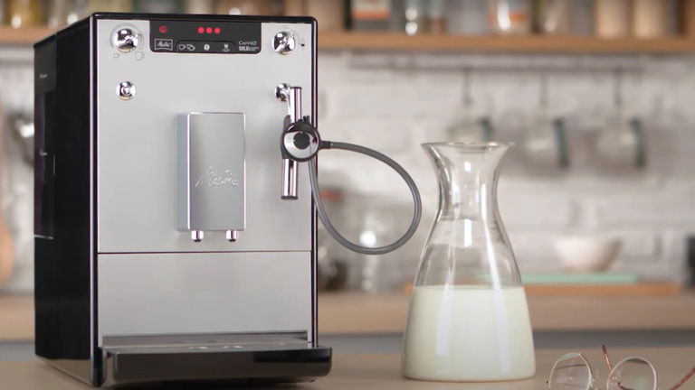 Tu café de bar en casa cuesta menos de lo que imaginas: Melitta rebaja 150 euros su cafetera más vendida