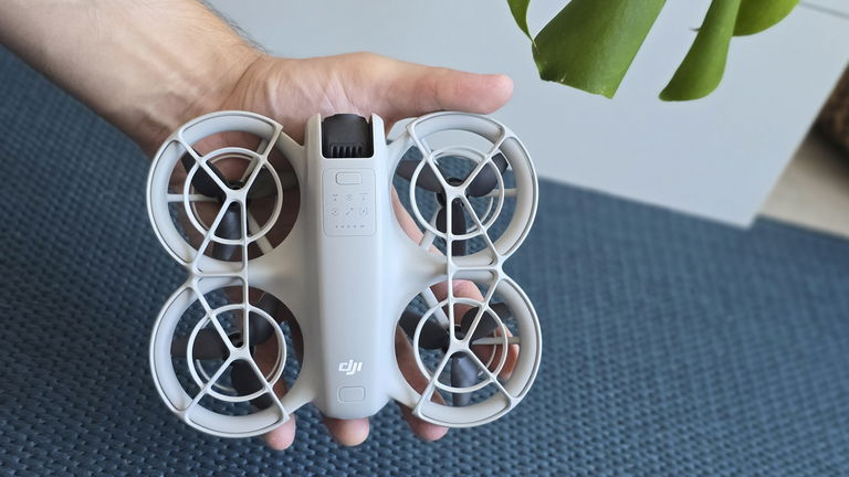 Cae el precio de este dron barato DJI que es ultracompacto, graba en 4K y se puede volar sin licencia
