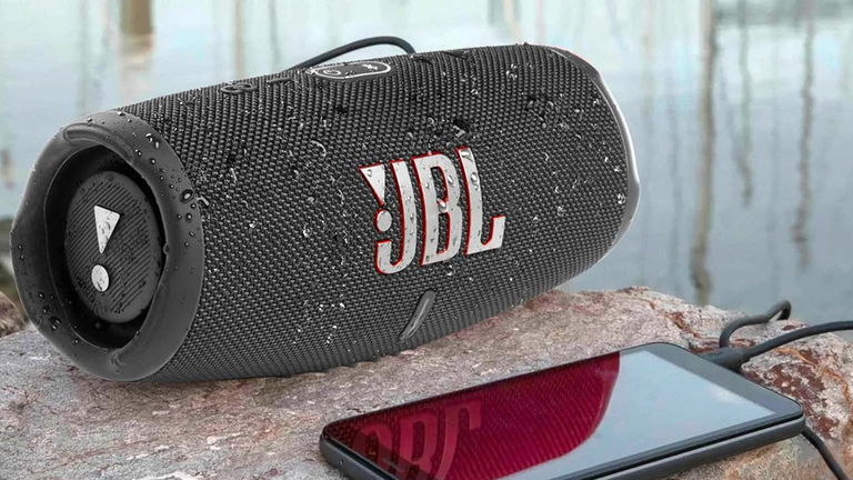 Este altavoz JBL tiene una valoración brutal en Amazon: gran descuento, ultrarresistencia y 20 horas de música