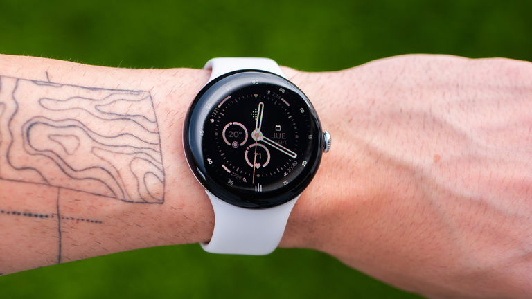 Google ha afinado su reloj inteligente y lo ha rebajado: imprescindible si tienes un móvil Pixel