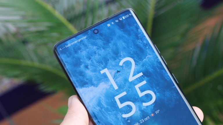 Este Motorola ofrece calidad de gama alta a precio de gama media: 12 GB de RAM, Snapdragon y 47% de descuento