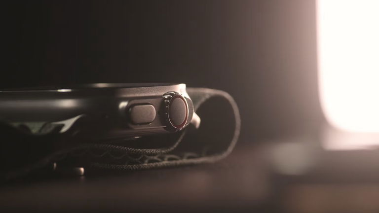 Ahorra más de 100 euros en este Apple Watch Ultra 2 con 4G y caja de titanio negro