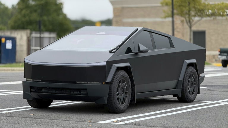 La ruina del Cybertruck: el 'coche del futuro' de Tesla se desploma un 30% en un año y ya nadie lo quiere de segunda mano