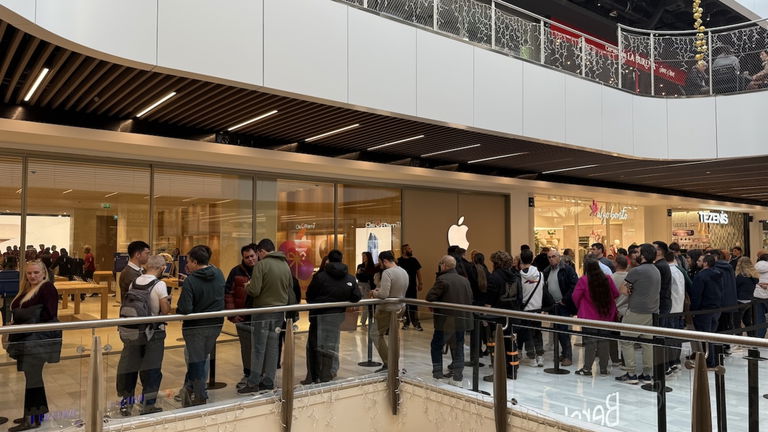 Apple Store La Vaguada abre sus puertas: así es la nueva e impresionante tienda de la compañía
