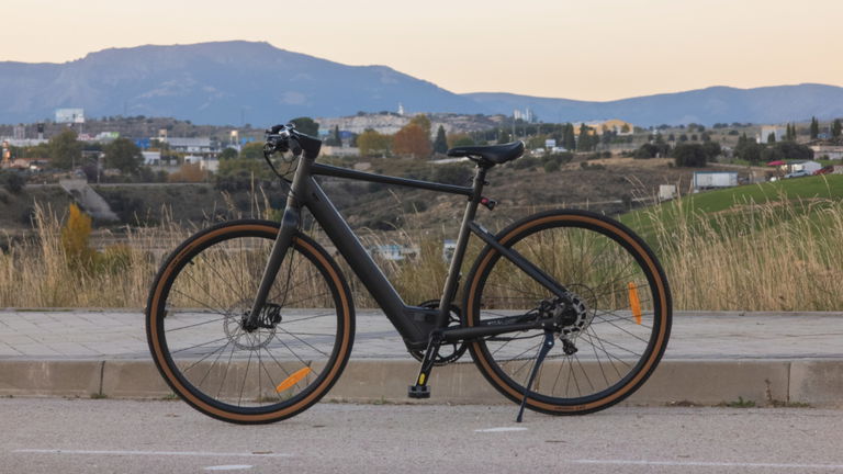 La Fiido Gravel C21 es la bici eléctrica perfecta para moverse por ciudad y campo. La hemos probado