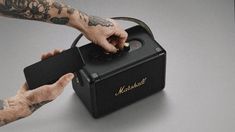 Diseñado como un ampli, suena como un escenario: así es el altavoz Marshall que está de oferta
