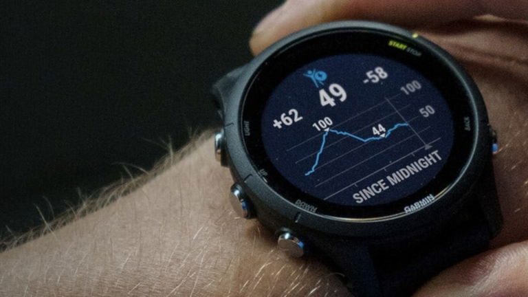 Un nuevo cupón descuento desploma el precio del Garmin Forerunner 255: corre para no quedarte sin él