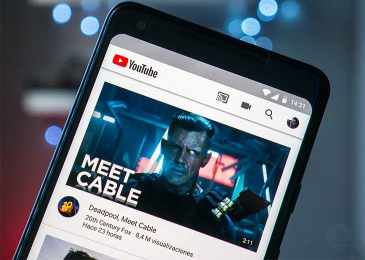 Adiós al truco de escuchar YouTube con la pantalla apagada: Google empieza a bloquear la reproducción de fondo en navegadores