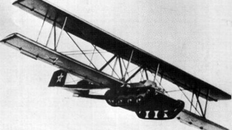 Los tanques voladores existieron, aunque eran una idea tan mala que hoy en día parece una obra de fantasía