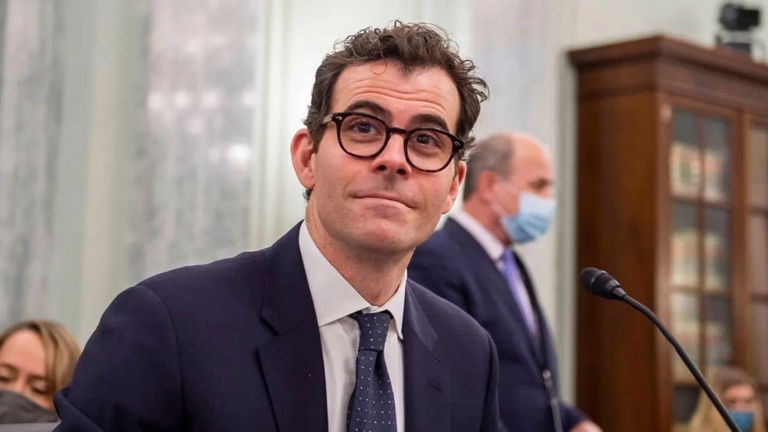 El CEO de Instagram cree que se necesitan más medidas para regular la IA