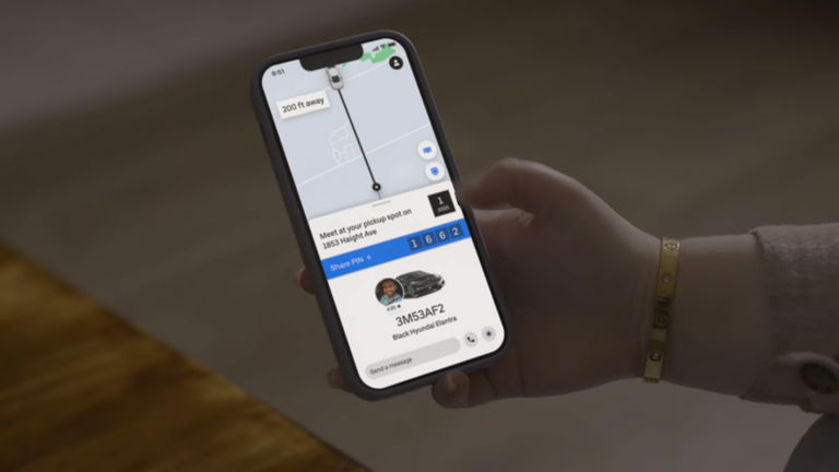 Uber Teens llega a España. Así es su nuevo servicio para que puedan viajar los menores de edad