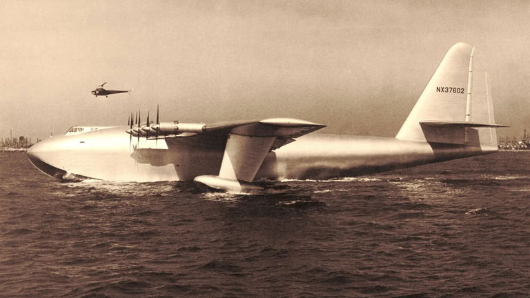 Este gigantesco avión también podía surcar los mares, pero solo voló una vez