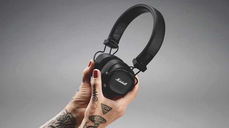 Estos auriculares Marshall tienen 80 horas de batería, sonido con personalidad y diseño retro