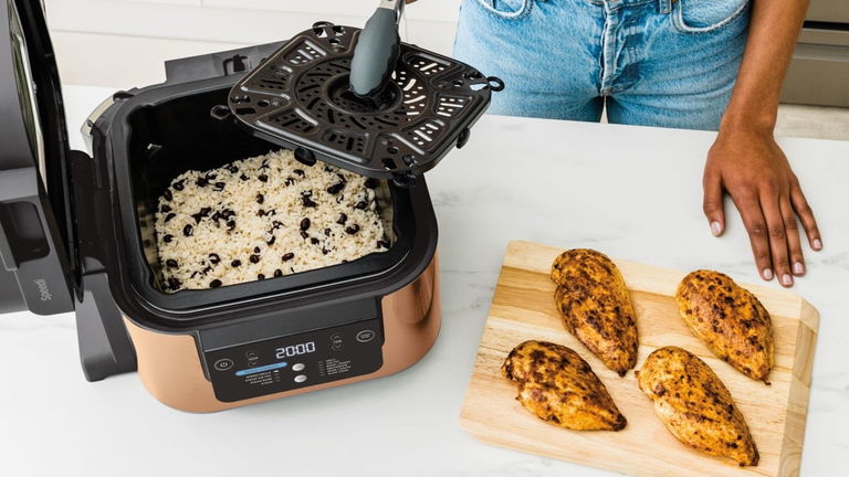 Esta olla exprés eléctrica de Ninja revolucionará tu cocina a precio histórico, 5,7 litros y 10 funciones para mejorar tus platos