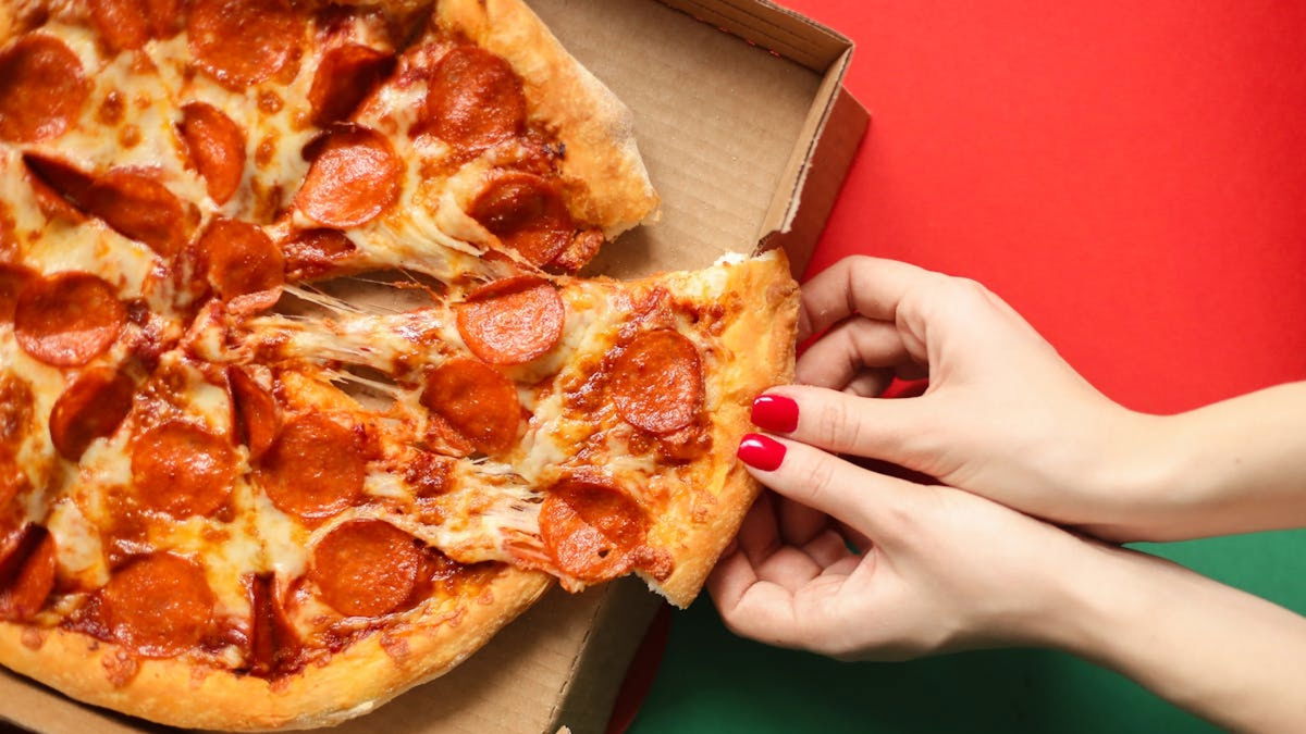 En 2010 un hombre pagó dos pizzas con 10.000 bitcoins. Su valor era de 41  dólares, hoy sería de una auténtica fortuna