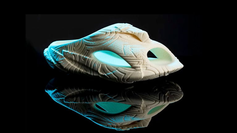 Han diseñado unas zapatillas enteramente por IA: son horribles